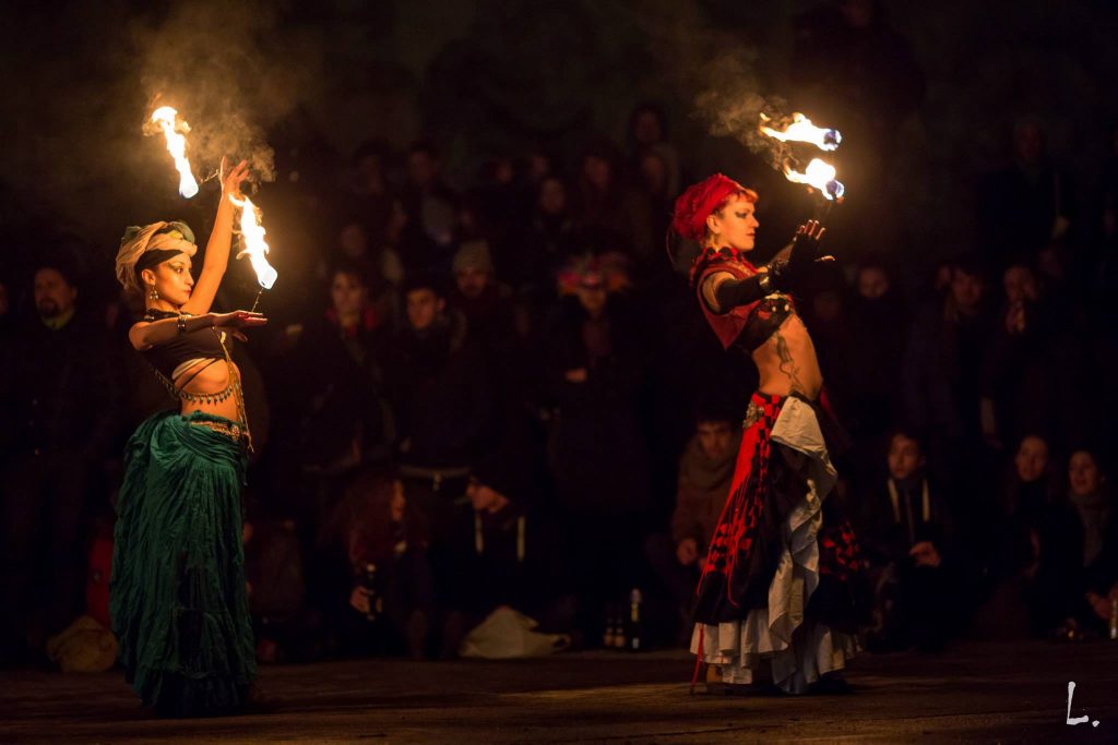 Danseuses Orientales Feu Paris