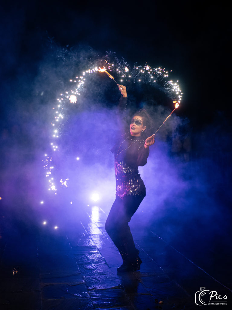 Sparkling dancer danseuse de feu